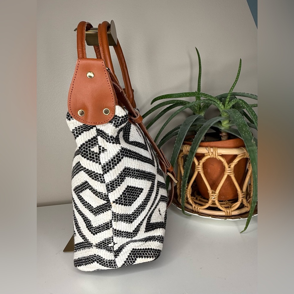 Rachel Zoe × Tribe Alive Geometric Woven Tote Bag Black White Tan Leather Straps - Picture 3 of 16